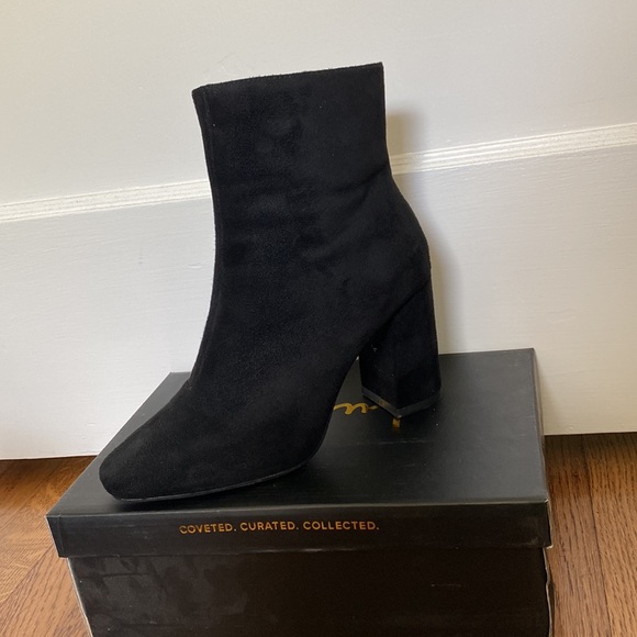 Black suede boots. - Picture 3 of 3